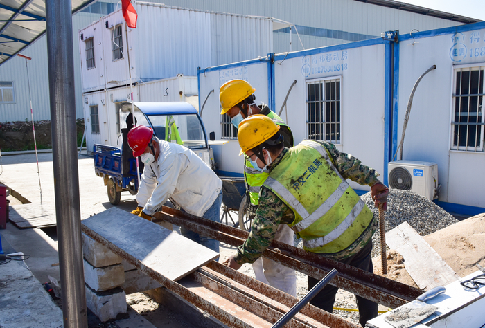 Ãöºî¶þÇÅ ¹¤ÈËÊ©¹¤.jpg