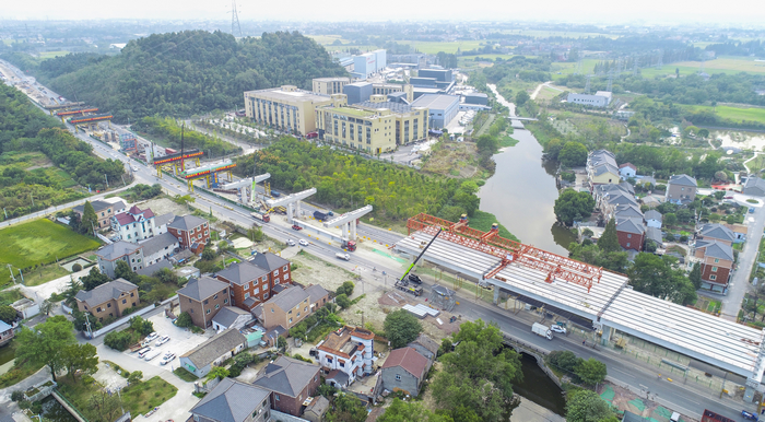 2019.10.17余杭高架项目架梁航拍情形—王明亮 摄.jpg