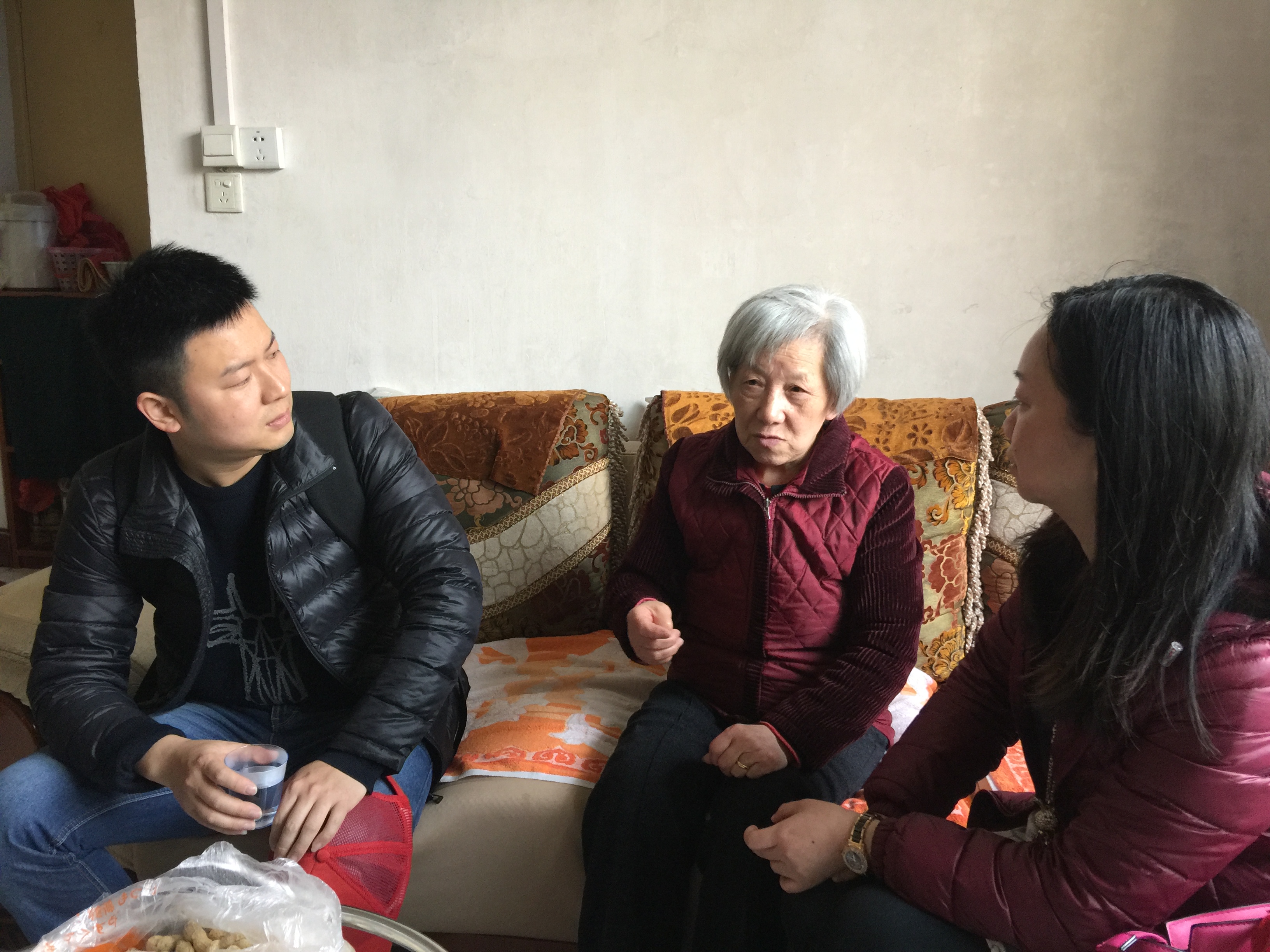 3 ͼΪԺѧ׷ԸԱ̸ְͬ.JPG